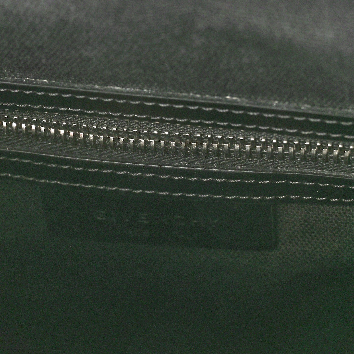 Shiny Lord Calfskin Small Antigona Black