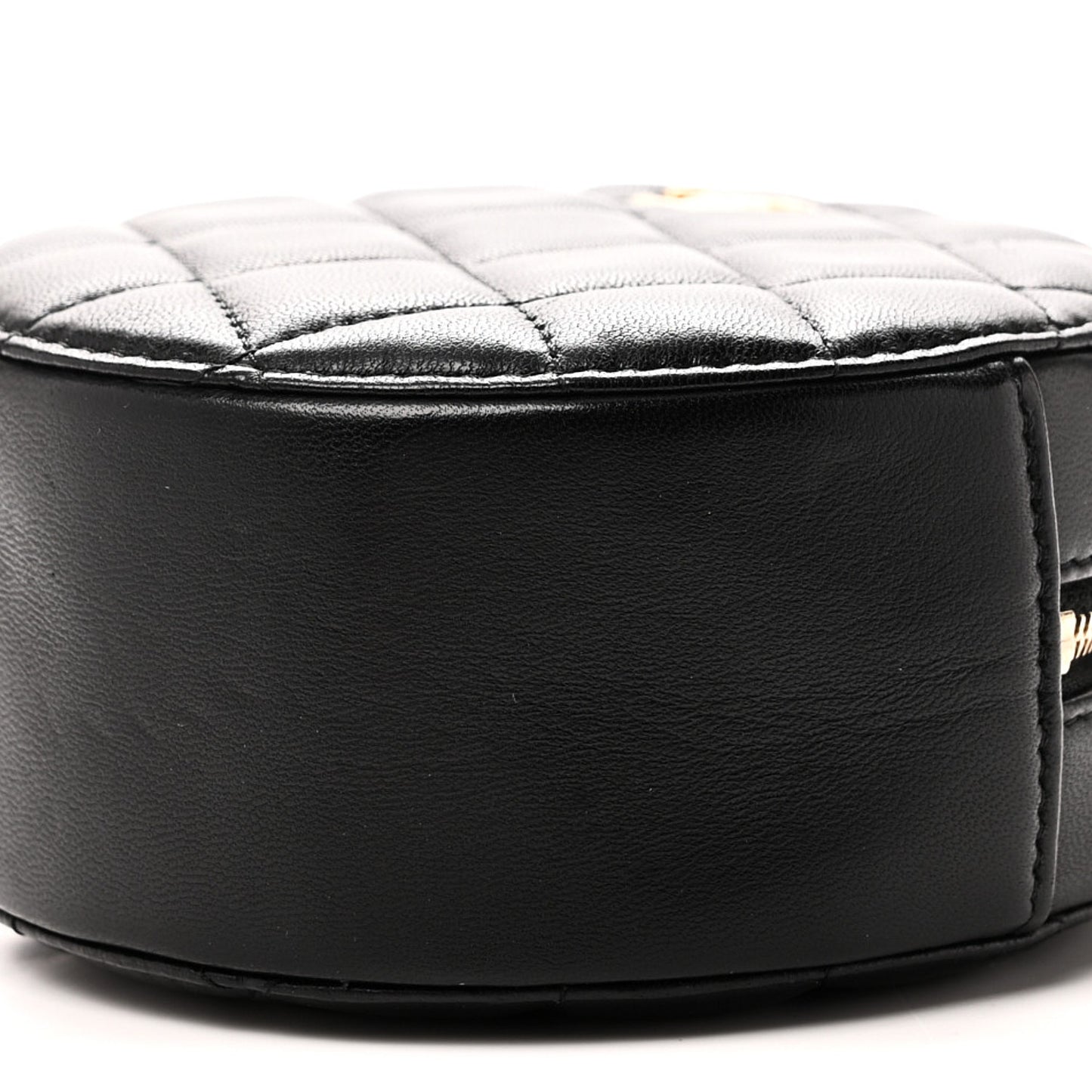 Lambskin Quilted Round Pearl Crush Clutch With Chain Black