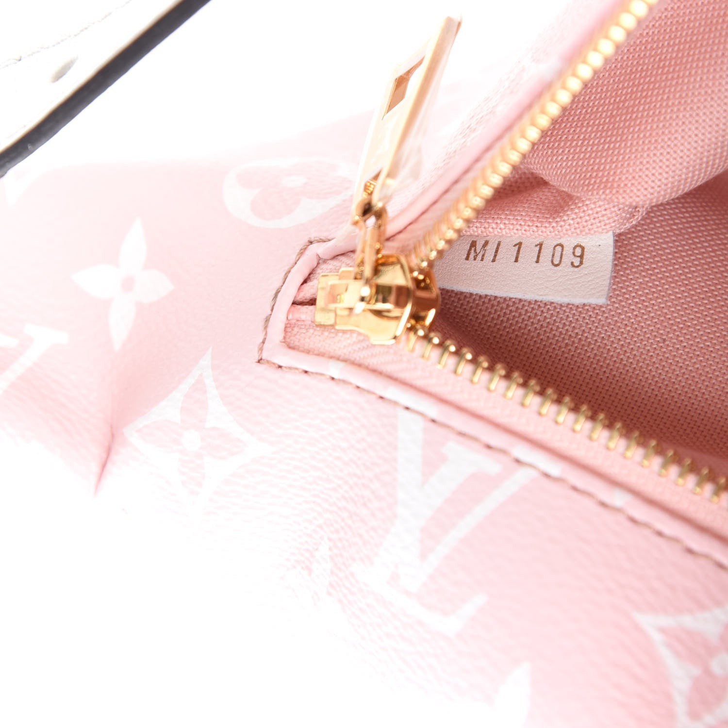 Louis Vuitton Monogram Giant Bumbag Rouge 9 of 10