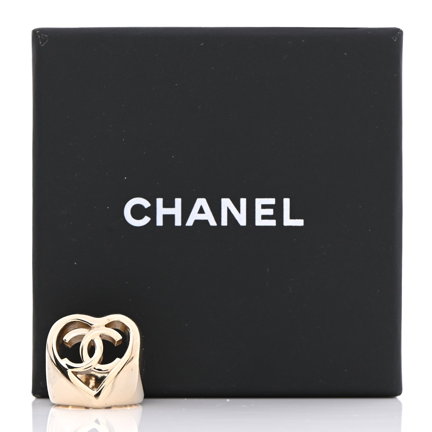 Chanel Metal CC Heart Ring 52 Gold 6 of 6