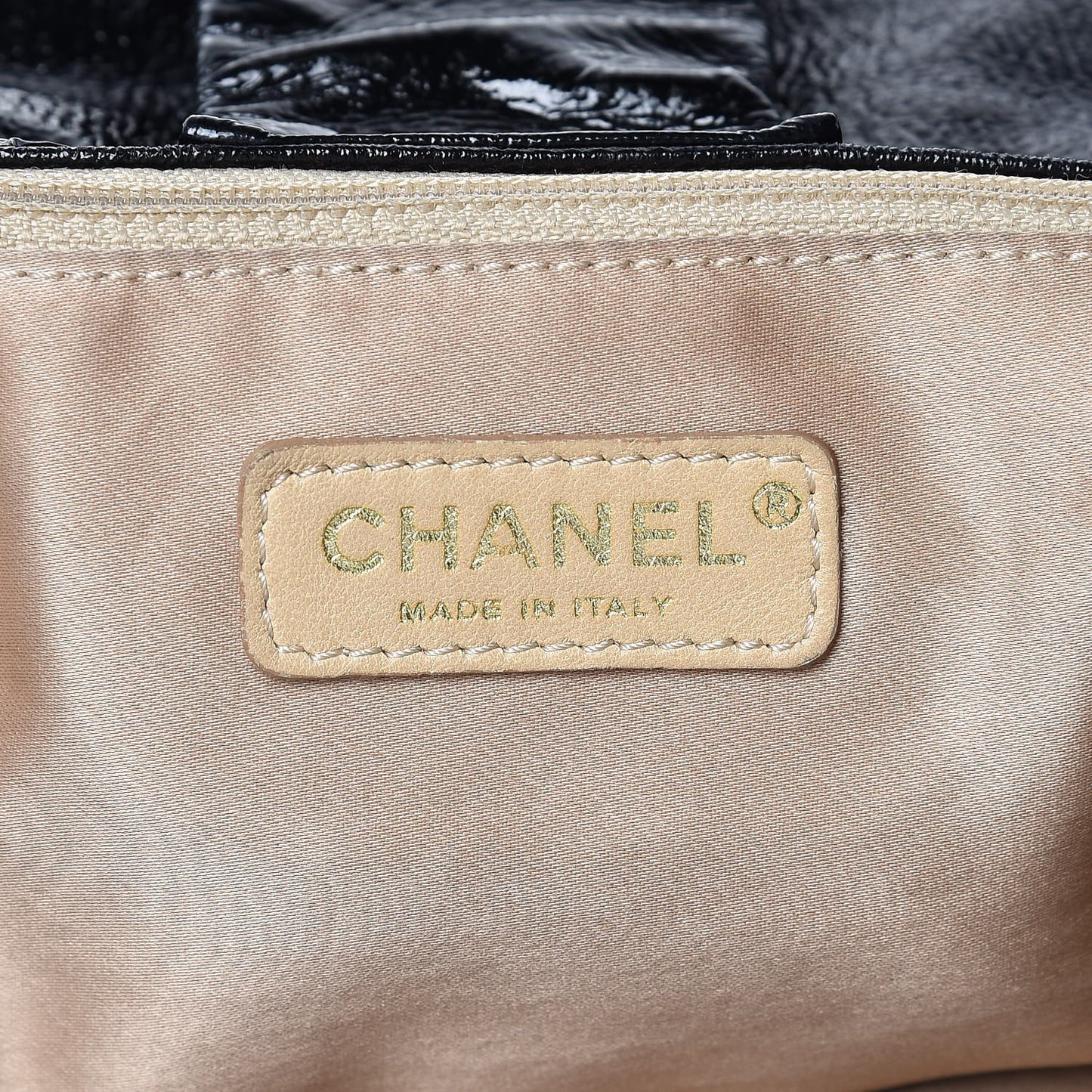 Vinyl XL Rock and Chain Flap Black