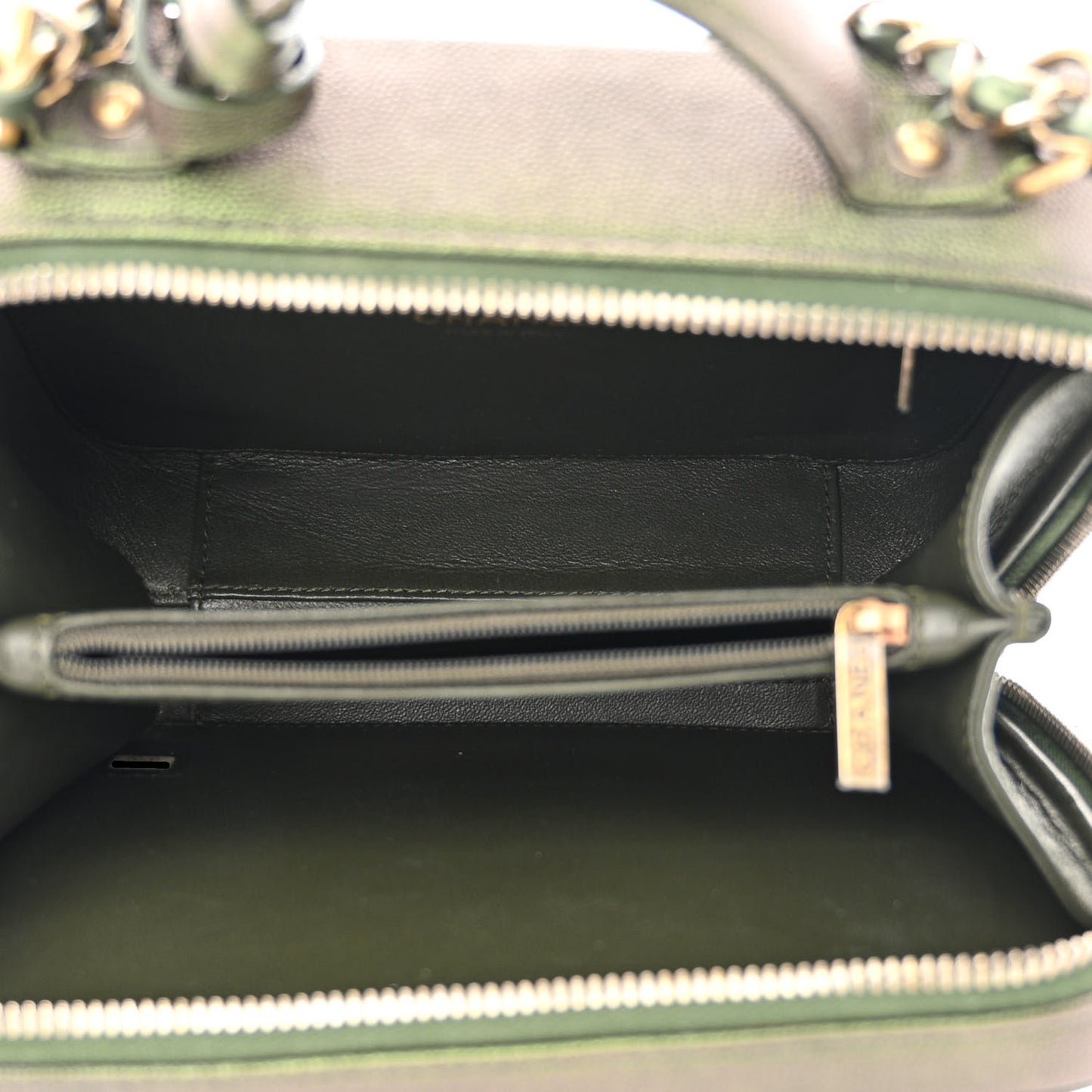 Iridescent Caviar Quilted Medium CC Filigree Vanity Case Green