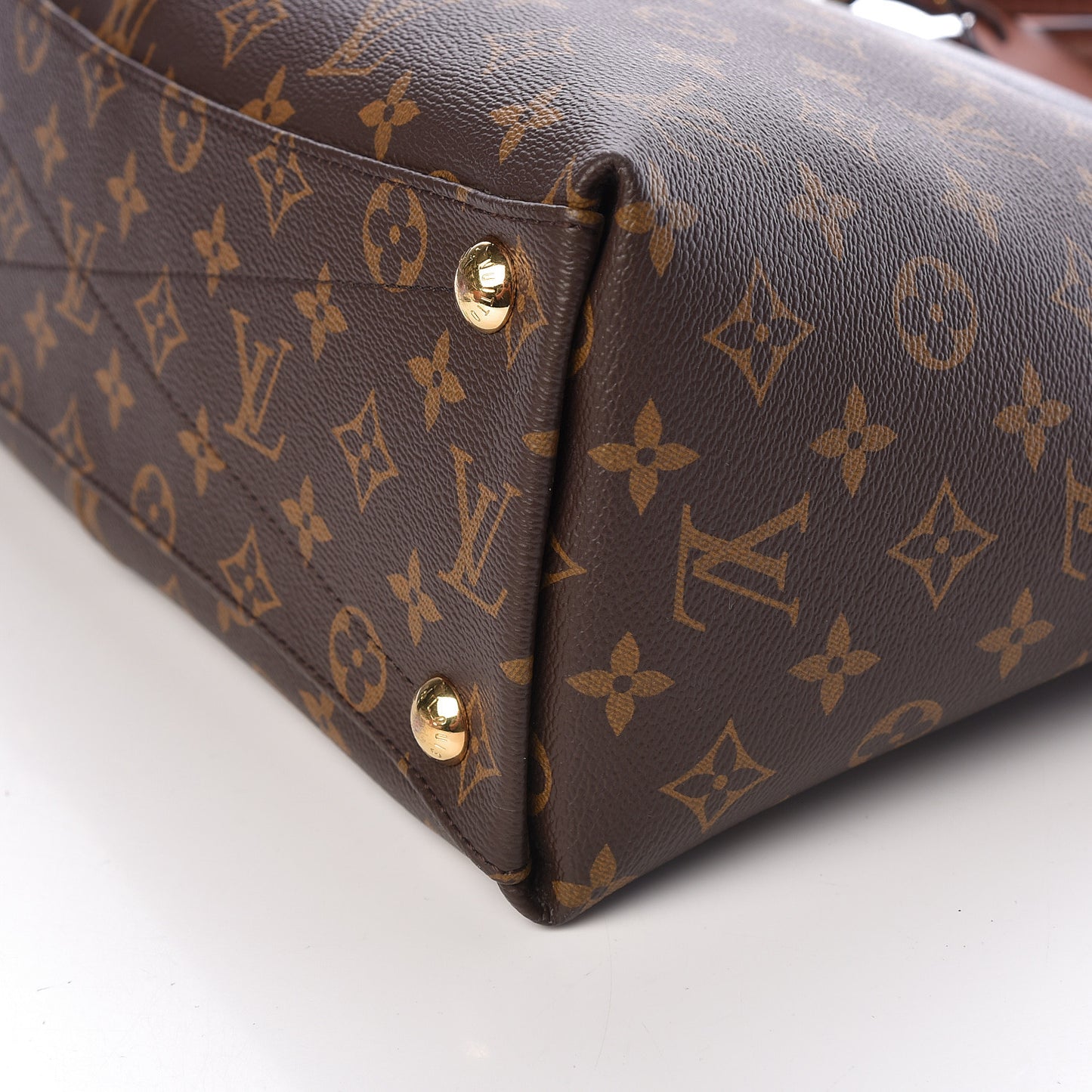 Monogram V Tote MM Black