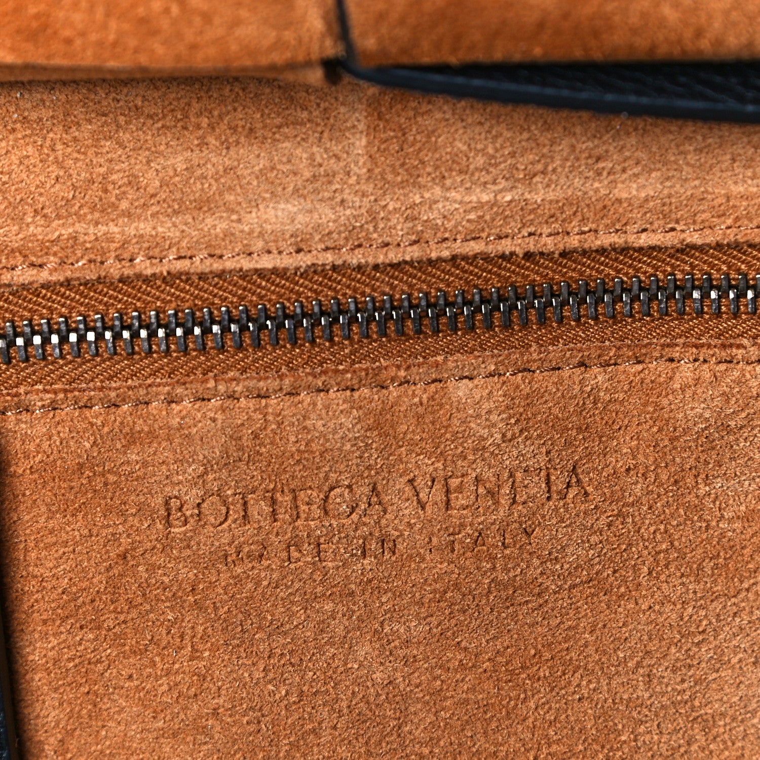 Bottega Veneta Grained Calfskin Mini Maxi Intrecciato Arco 33 Black 6 of 6