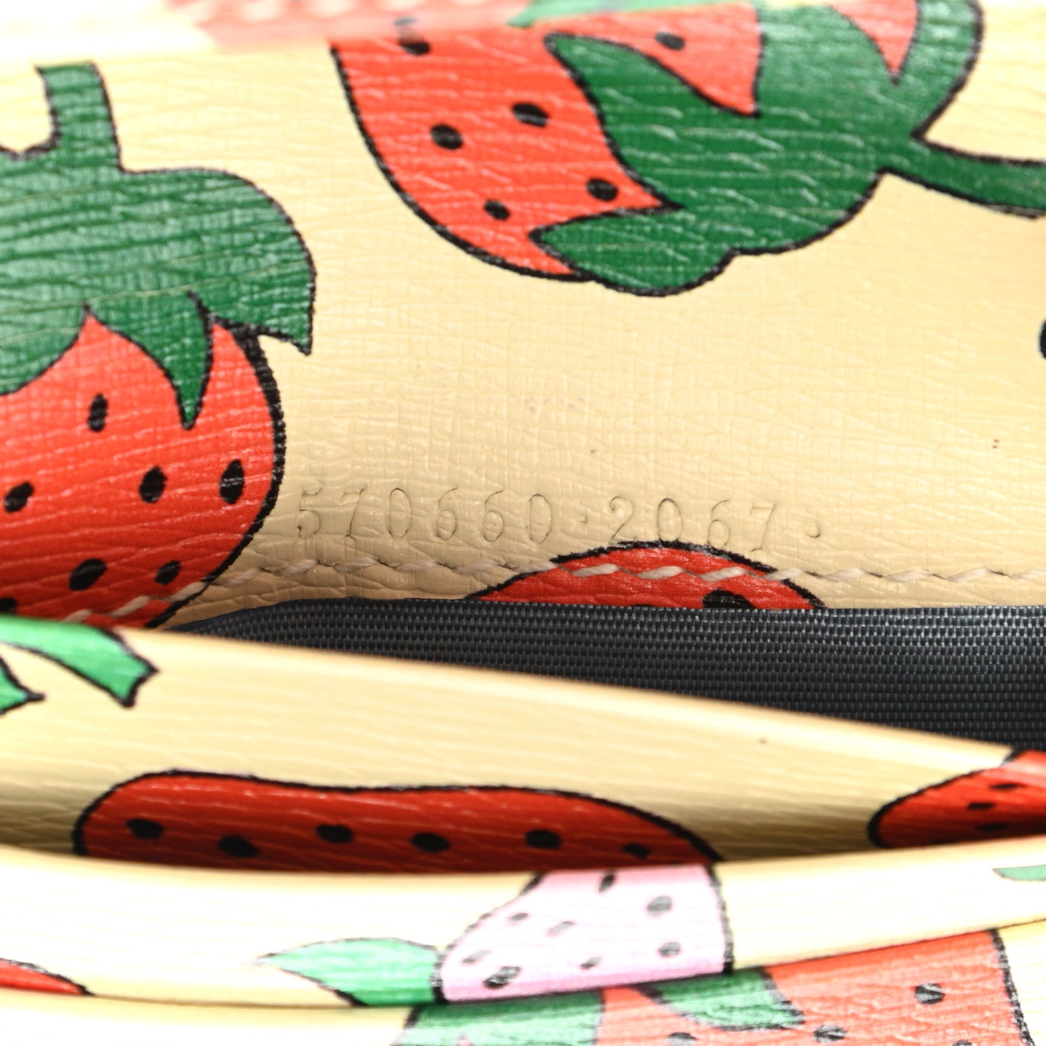 Gucci Calfskin Strawberry Print Zumi Chain Card Case Wallet Ivory Red 7 of 11