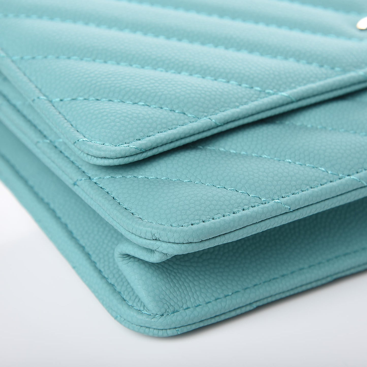 Caviar Chevron Quilted Wallet On Chain WOC Green