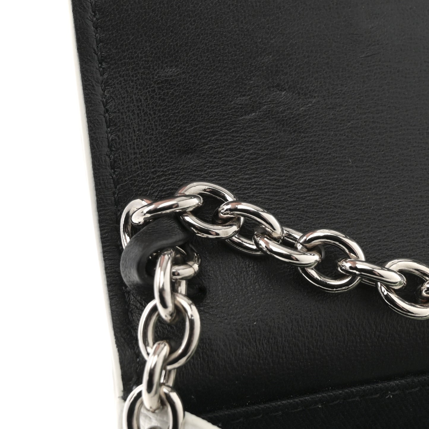 Saffiano Striped Diag Binder Clip Flap Wallet On Chain White Black