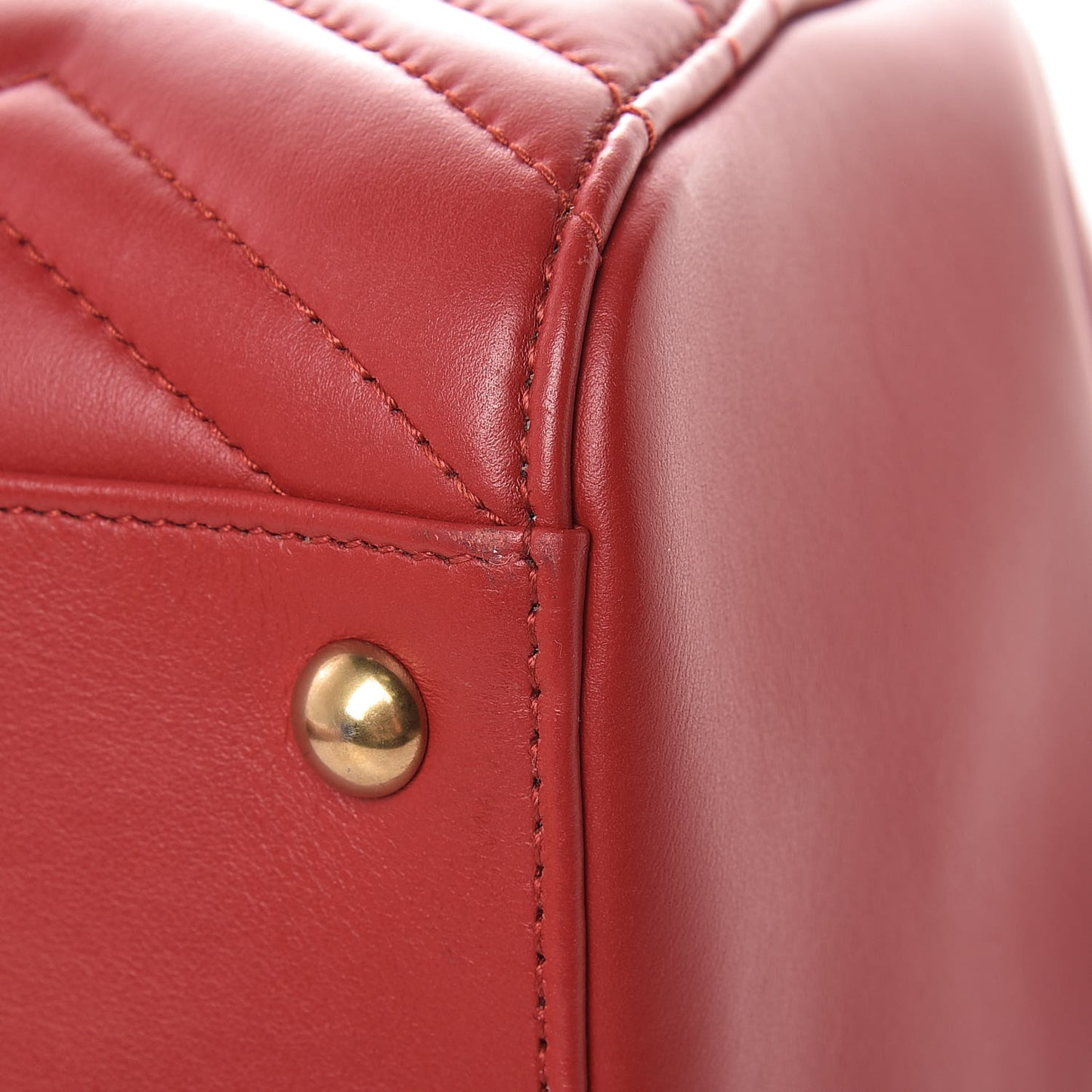 Calfskin Matelasse Medium GG Marmont Tote Hibiscus Red