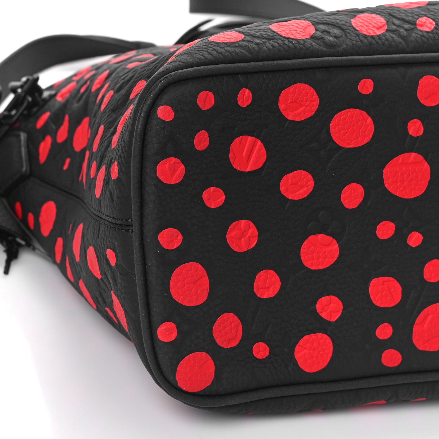 Louis Vuitton LV X YK Taurillon Lock It MM Black Red 7 of 8