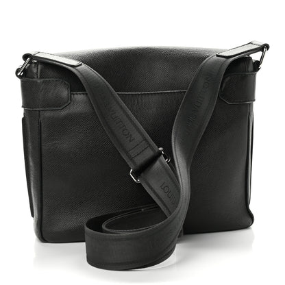 Louis Vuitton Taiga Roman PM Messenger Black 3 of 19