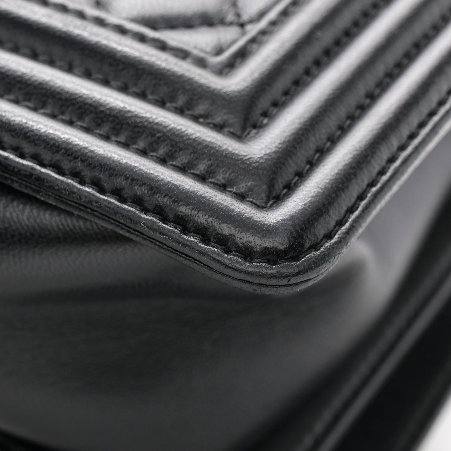 Lambskin Quilted Medium Boy Flap Black
