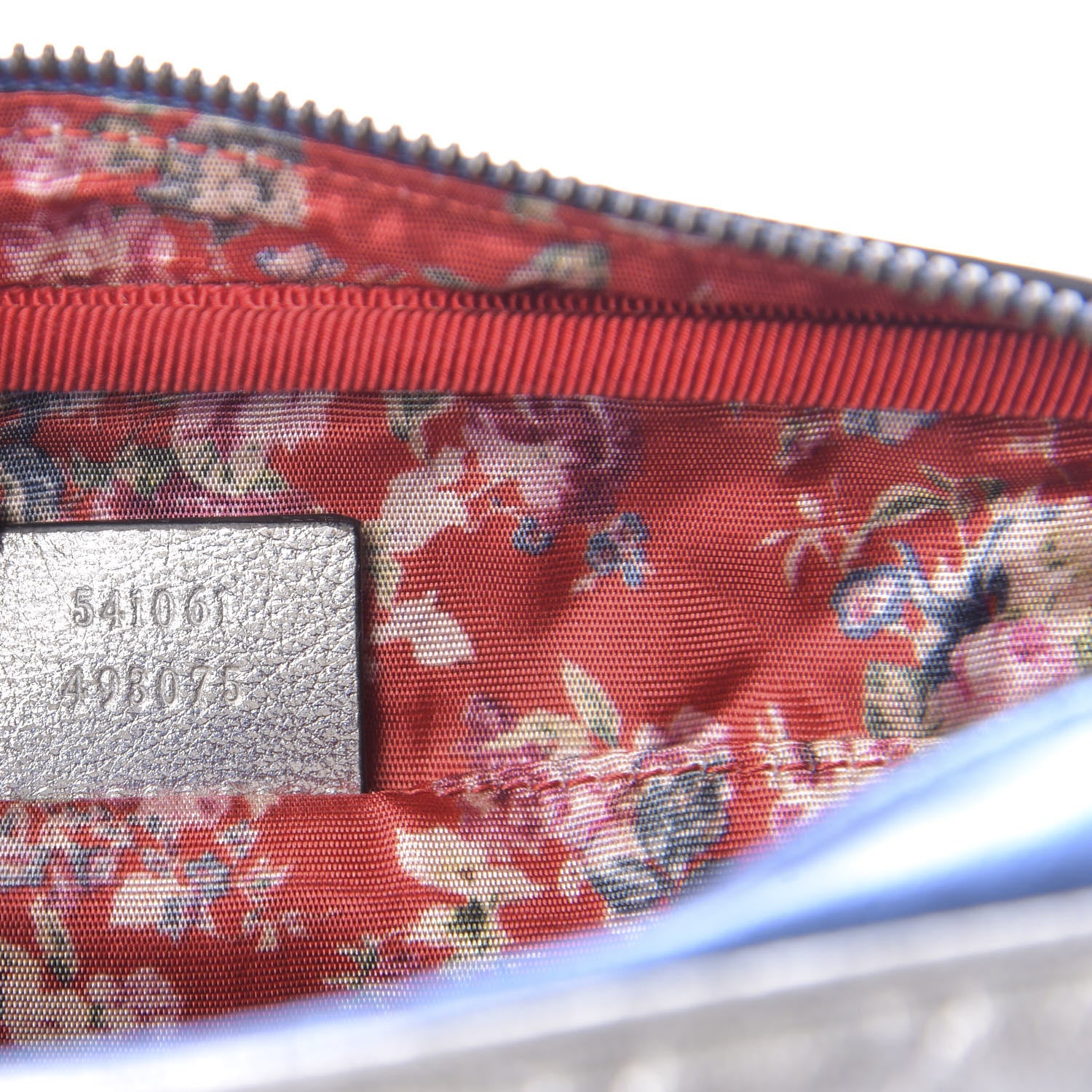 Gucci Laminated Nappa Trapuntata Small Zumi Shoulder Bag Rosso Marine Argento 9 of 9