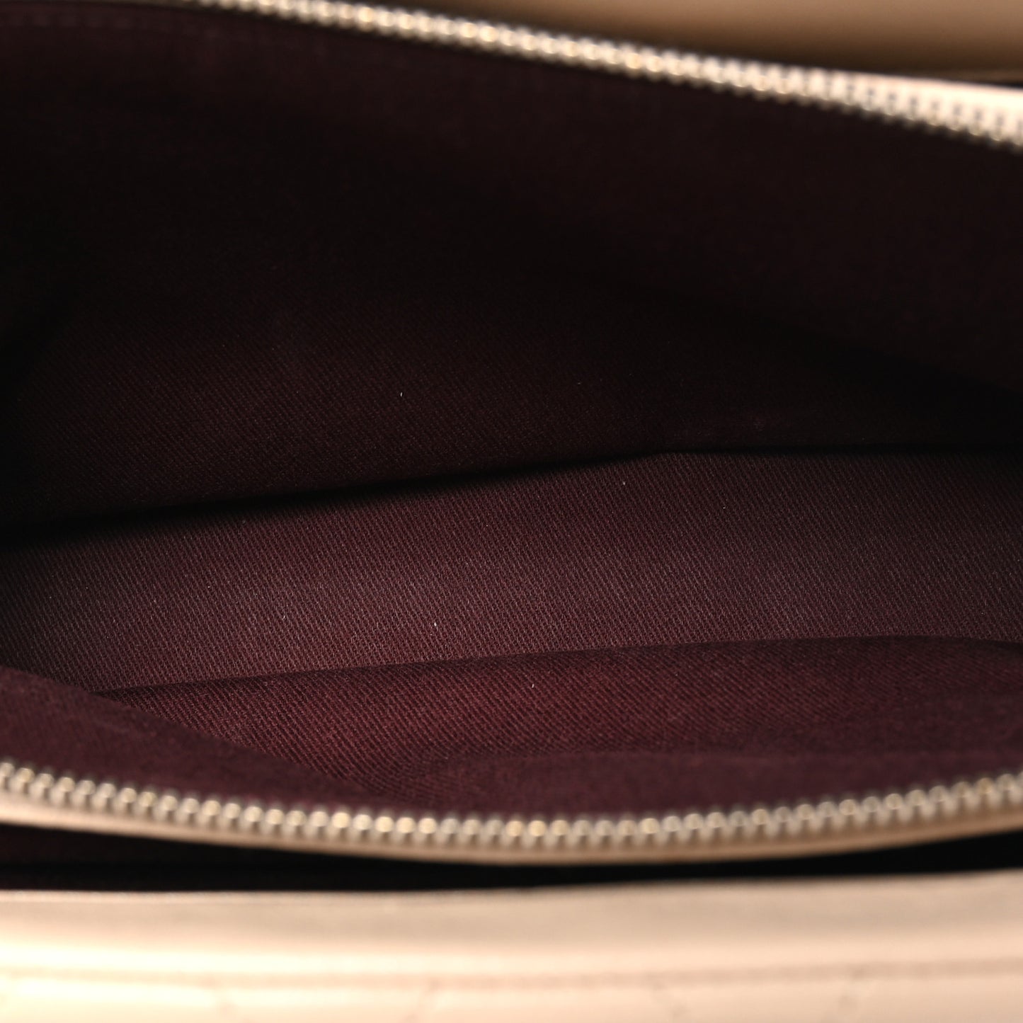 Shiny Sheepskin Quilted Small Trapezio Flap Beige