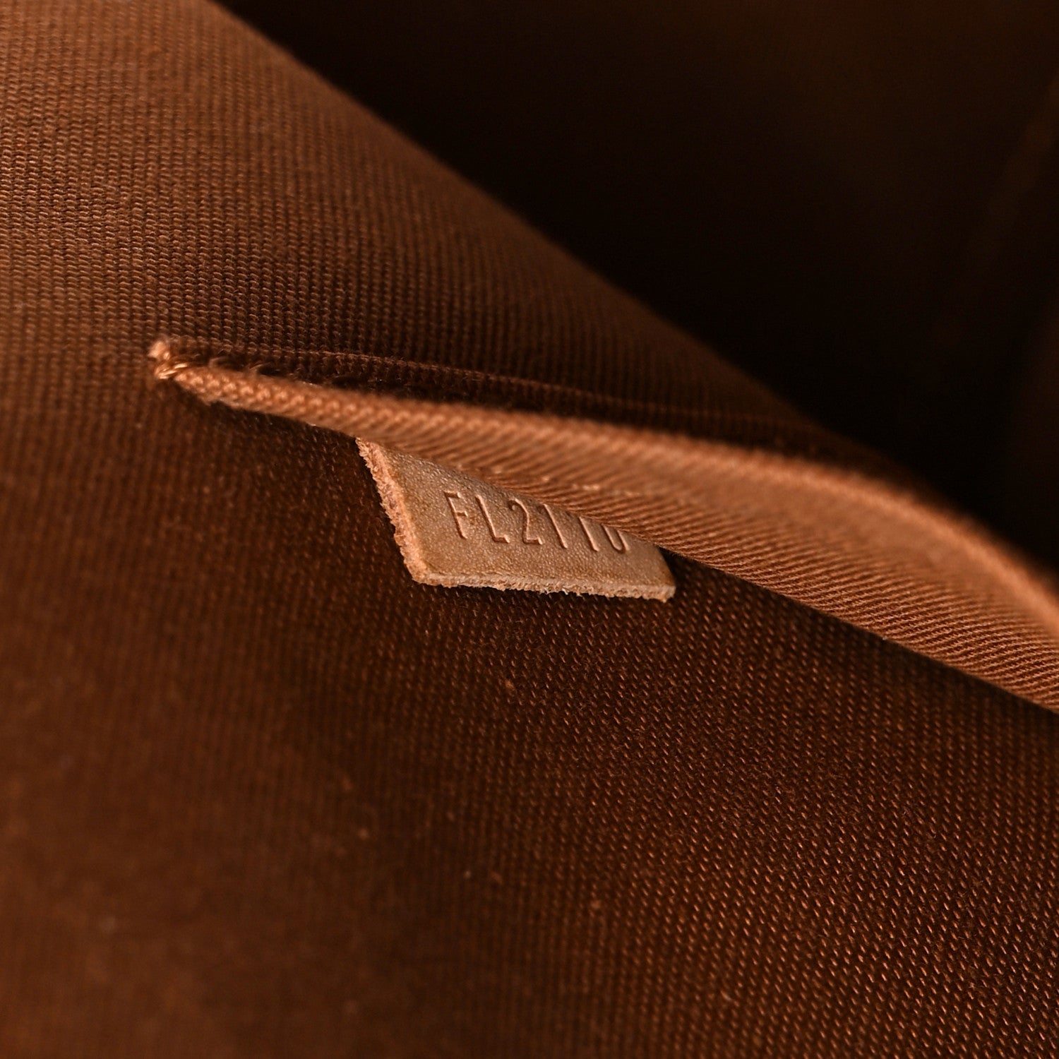 Louis Vuitton Monogram Alma GM 11 of 21