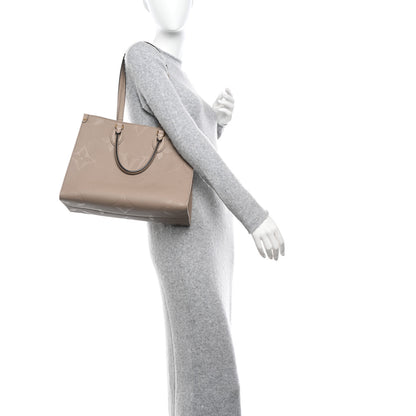 Louis Vuitton Empreinte Monogram Giant Onthego MM Tourterelle 3 of 9