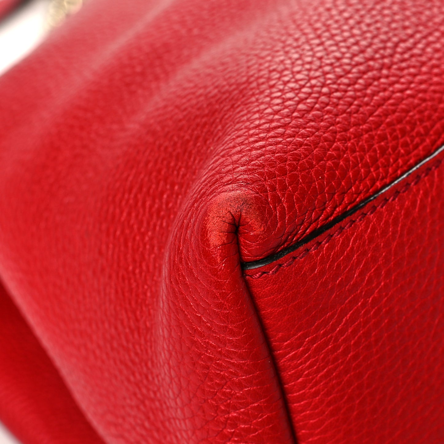 Pebbled Calfskin Medium Soho Chain Shoulder Bag Tabasco Red