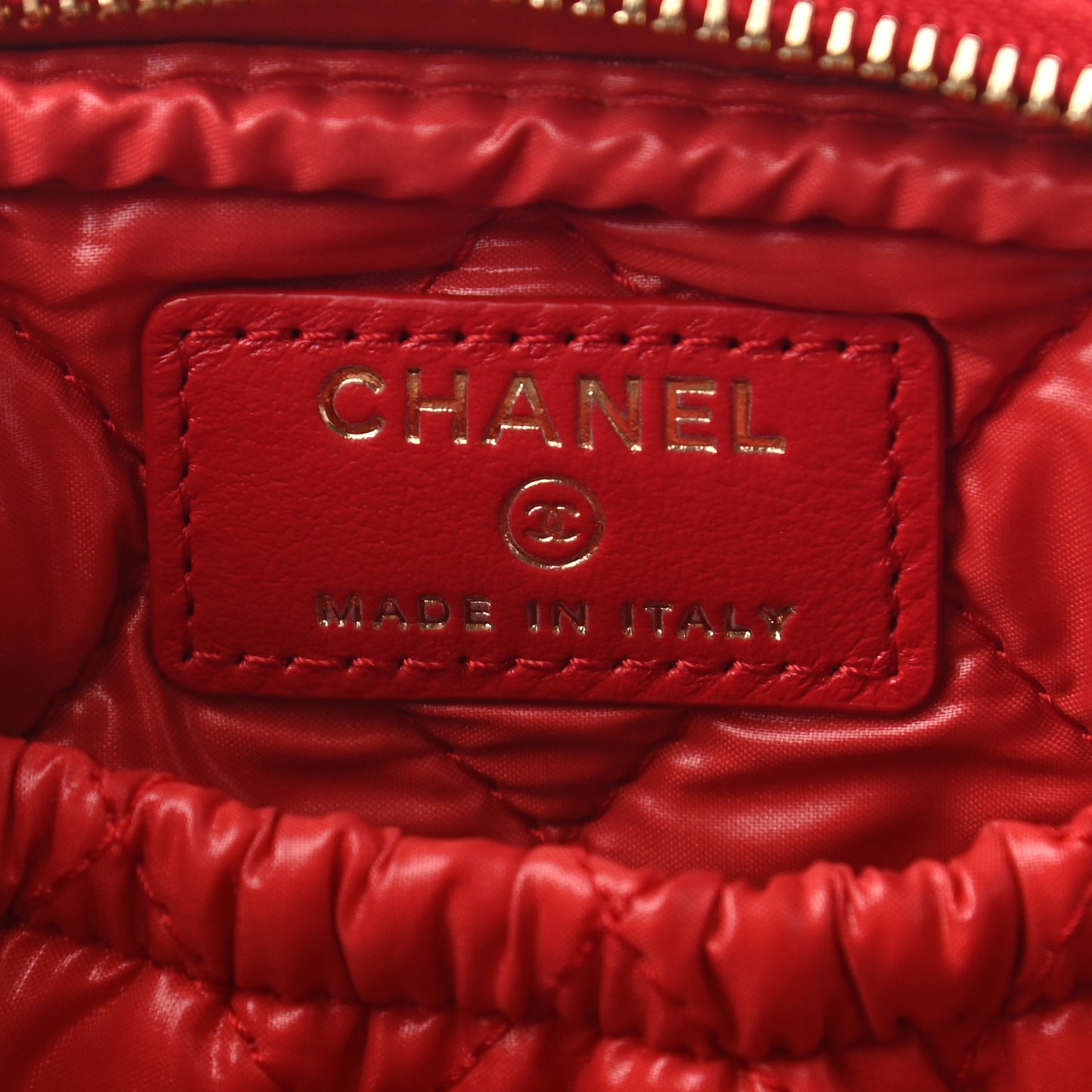 Caviar Quilted Small Curvy Pouch Cosmetic Case Red