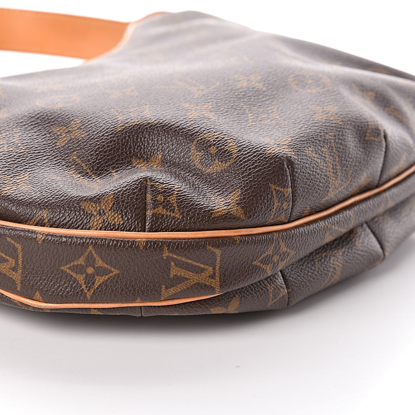 Monogram Croissant MM