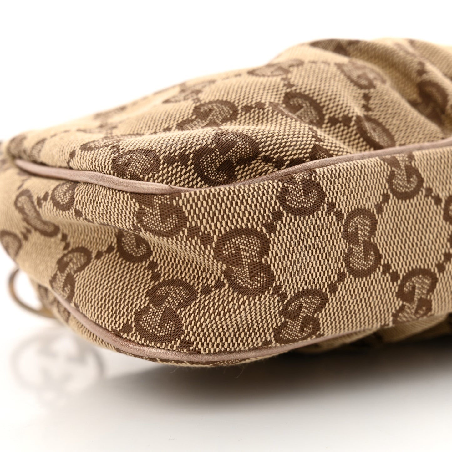 Monogram Heart GG Charm Pochette Bronze