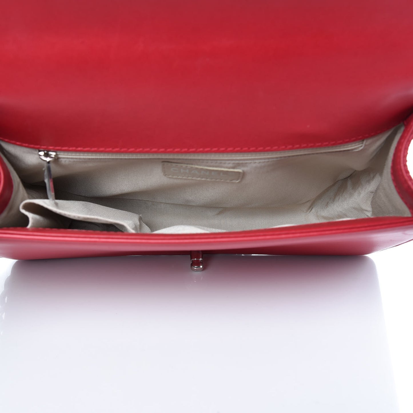 Lambskin Perforated New Medium Boy Flap Red