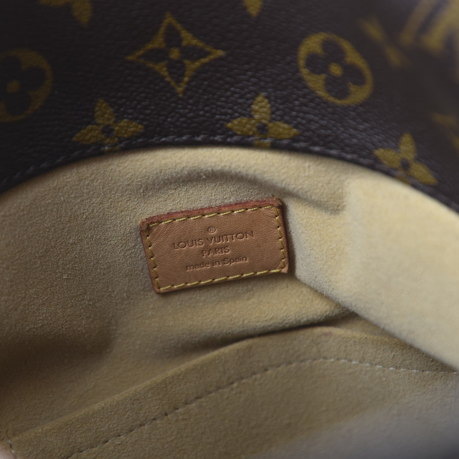 Louis Vuitton Monogram Artsy MM 8 of 9