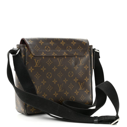 Louis Vuitton Monogram Macassar District PM 3 of 9