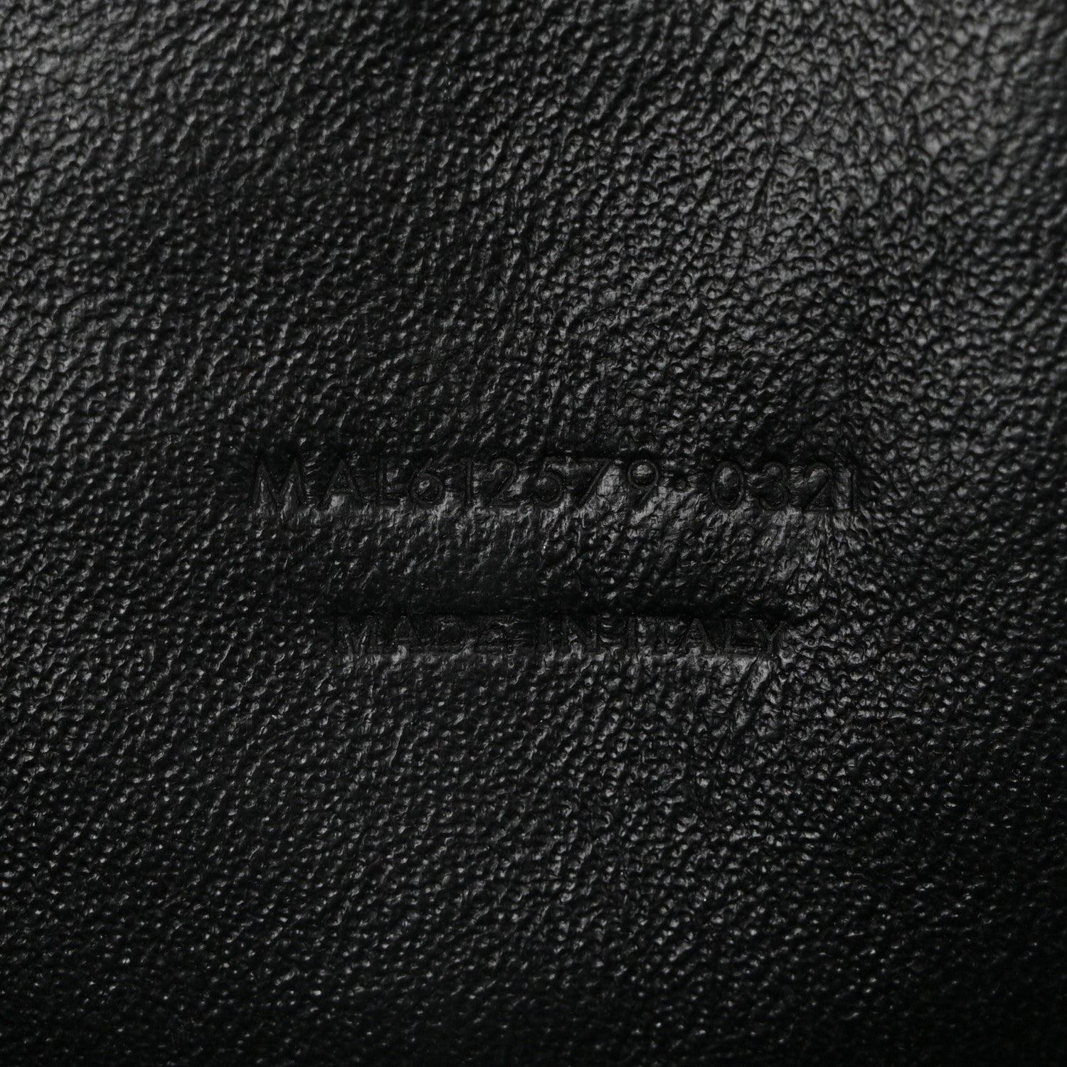 Saint Laurent Grain De Poudre Matelasse Monochrome Monogram Mini Lou Camera Bag Black 7 of 10