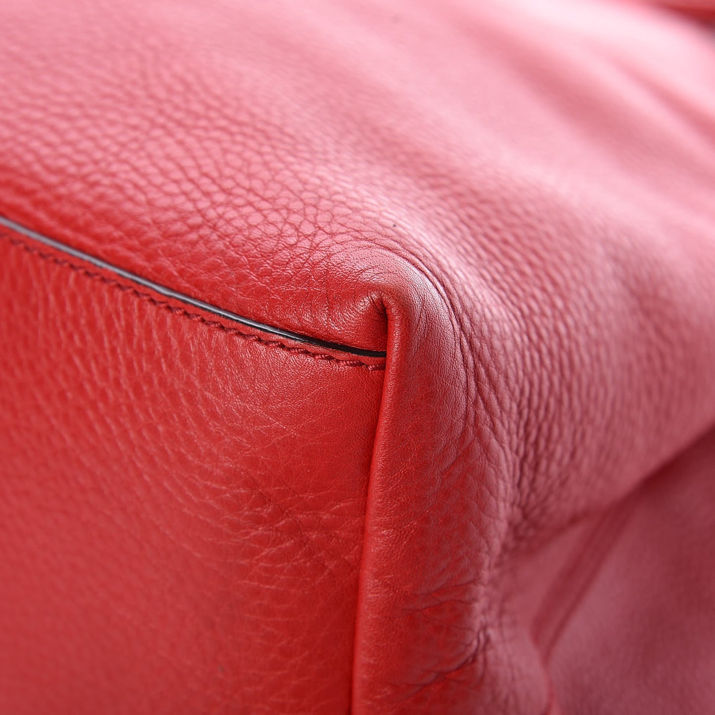 Pebbled Calfskin Large Soho Chain Shoulder Bag Tabasco Red