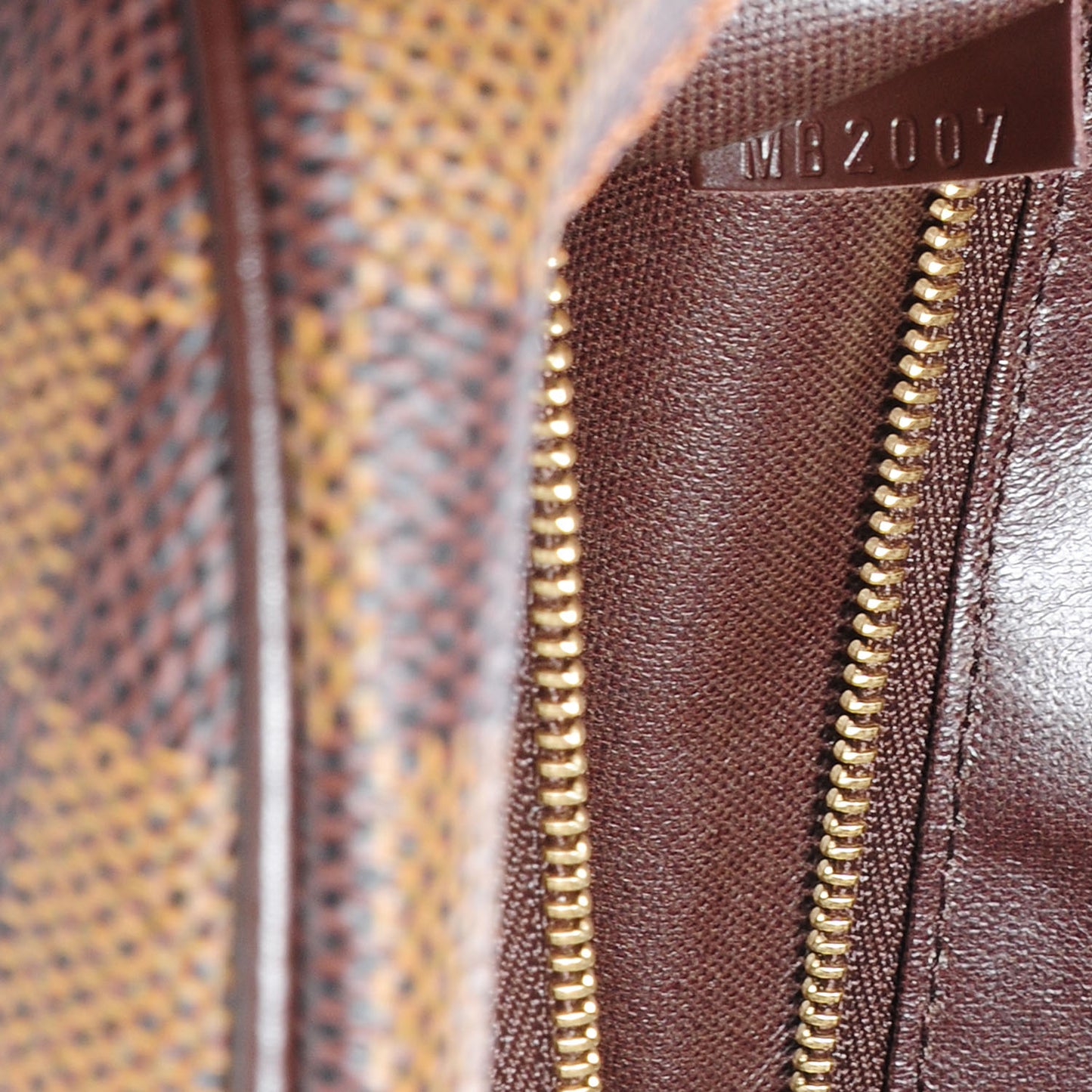 Damier Ebene Toiletry Bag 25