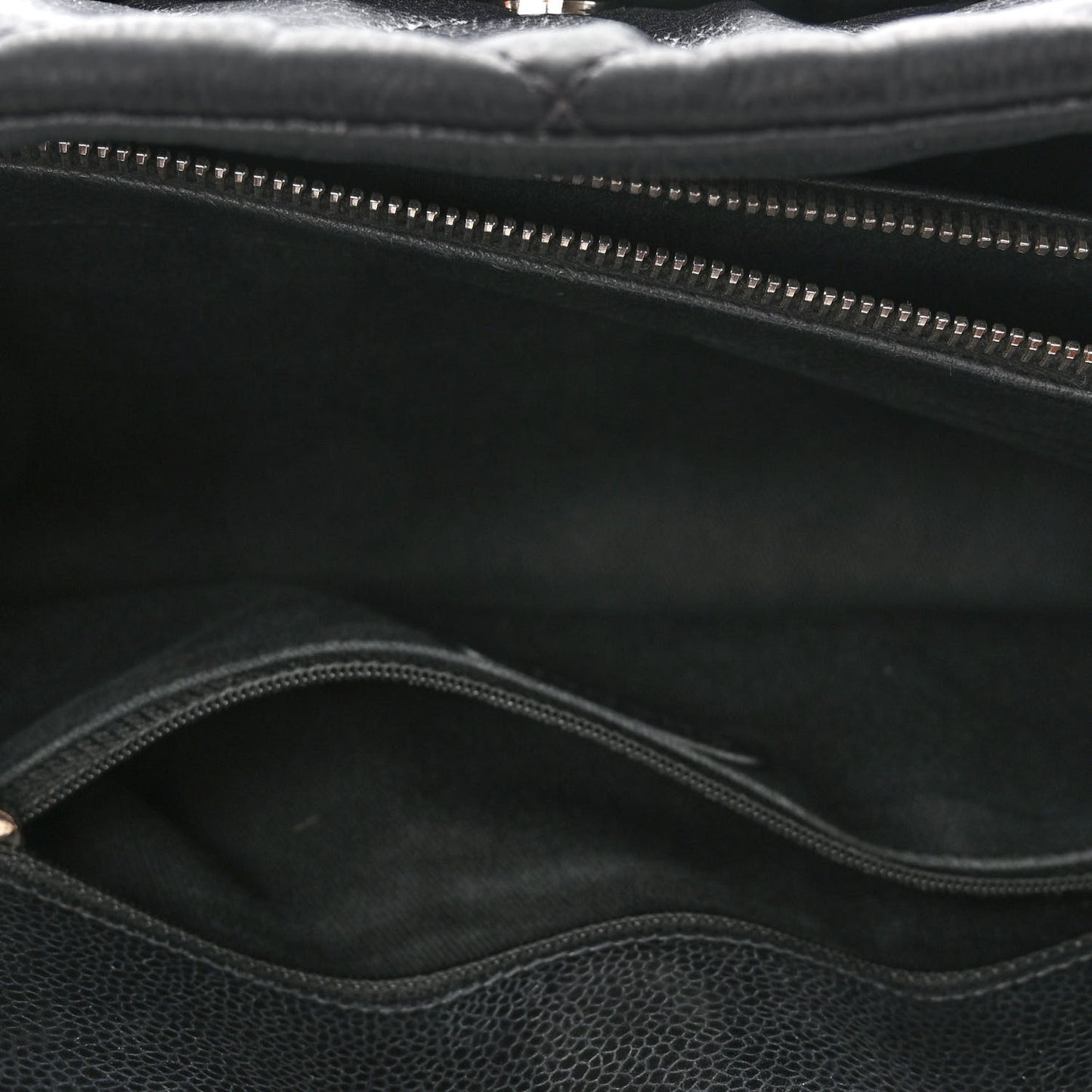 Caviar Quilted CC Timeless Soft Tote Black