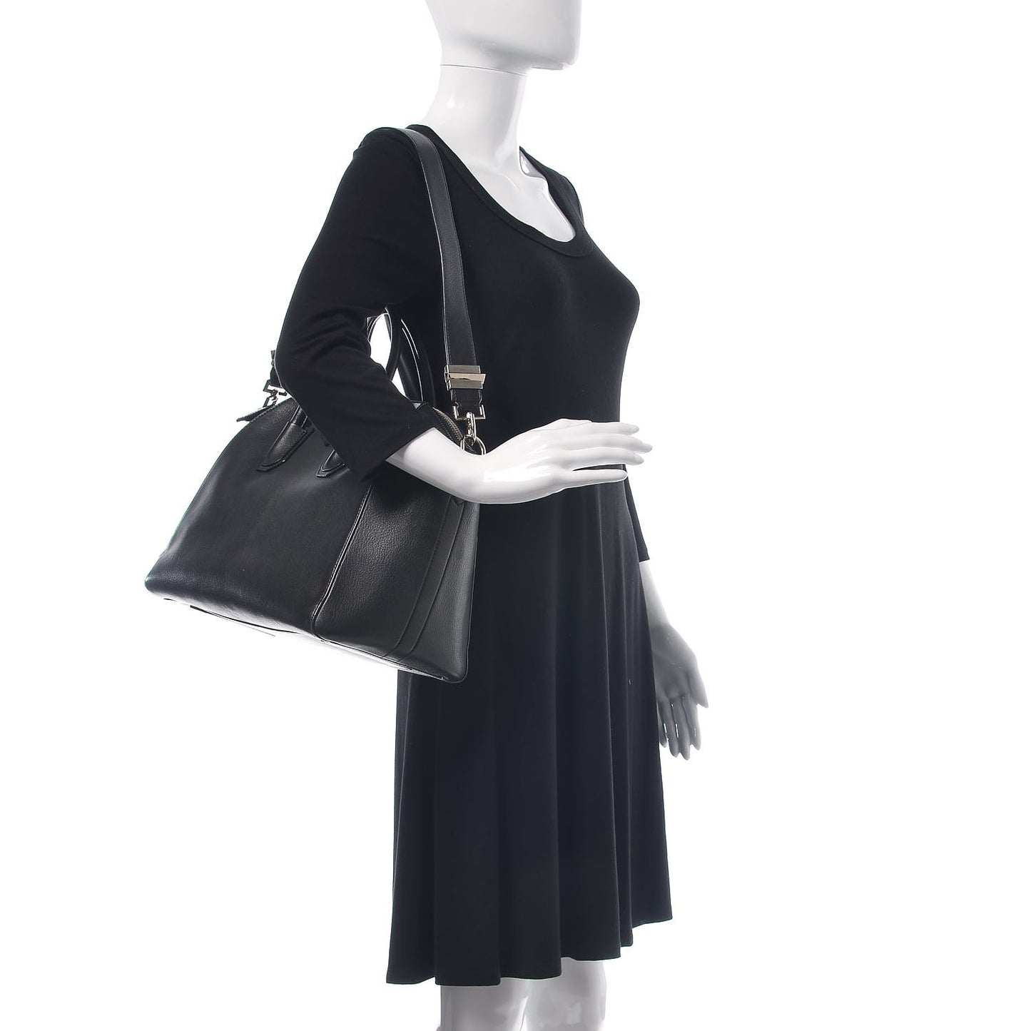 Sugar Goatskin Medium Antigona Black