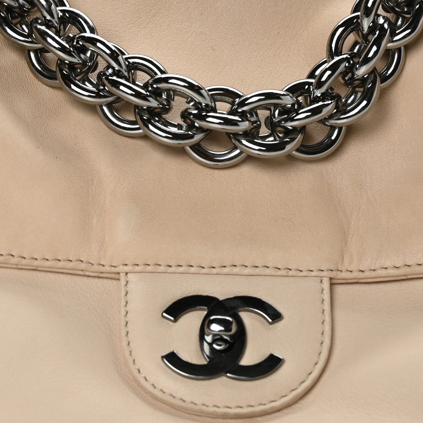 Lambskin Medium Soft and Chain Flap Beige