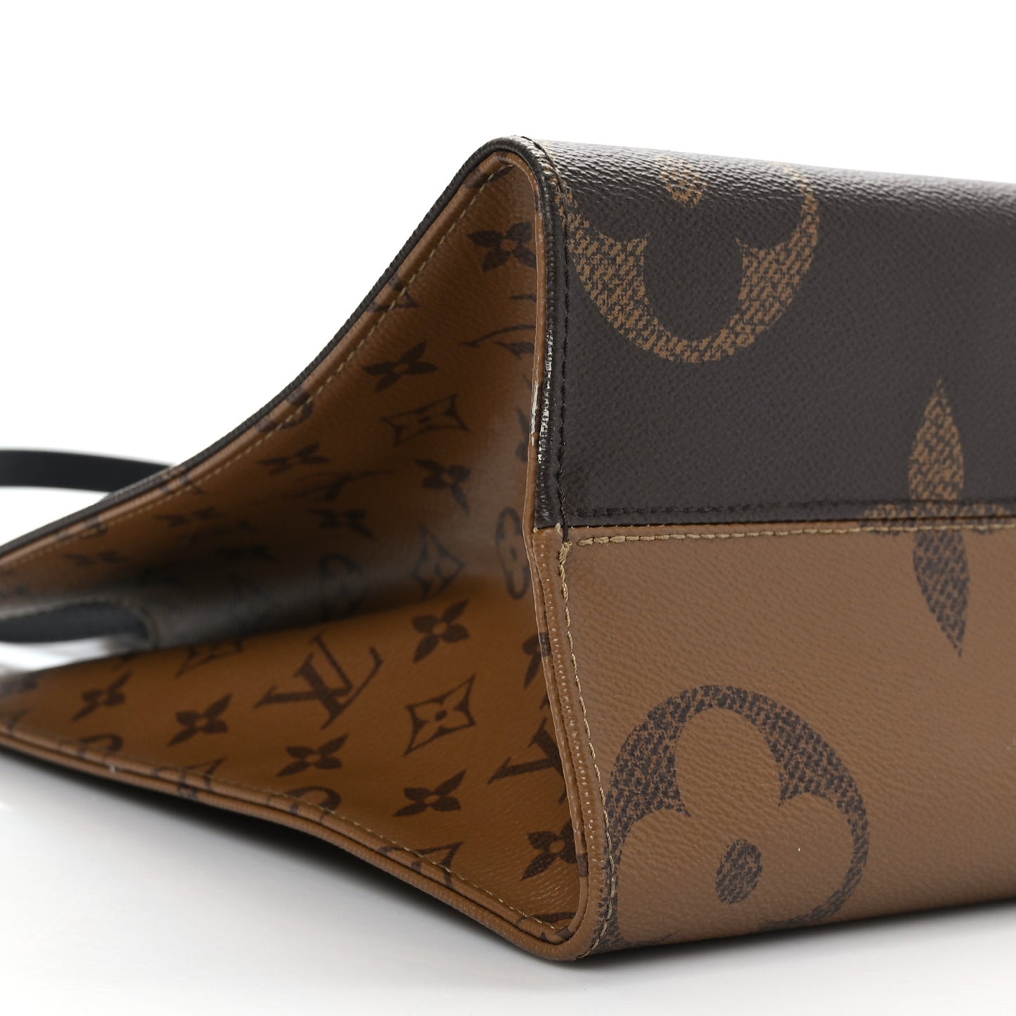 Reverse Monogram Giant Onthego MM