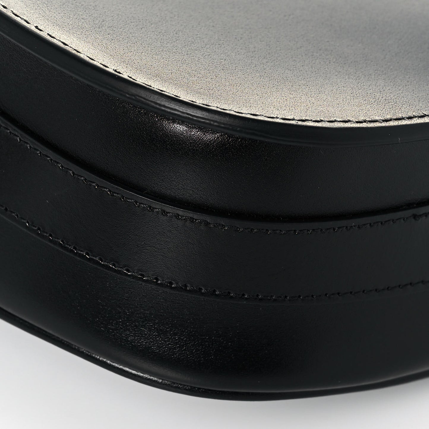 Box Calfskin Medium Bobby Flap Black