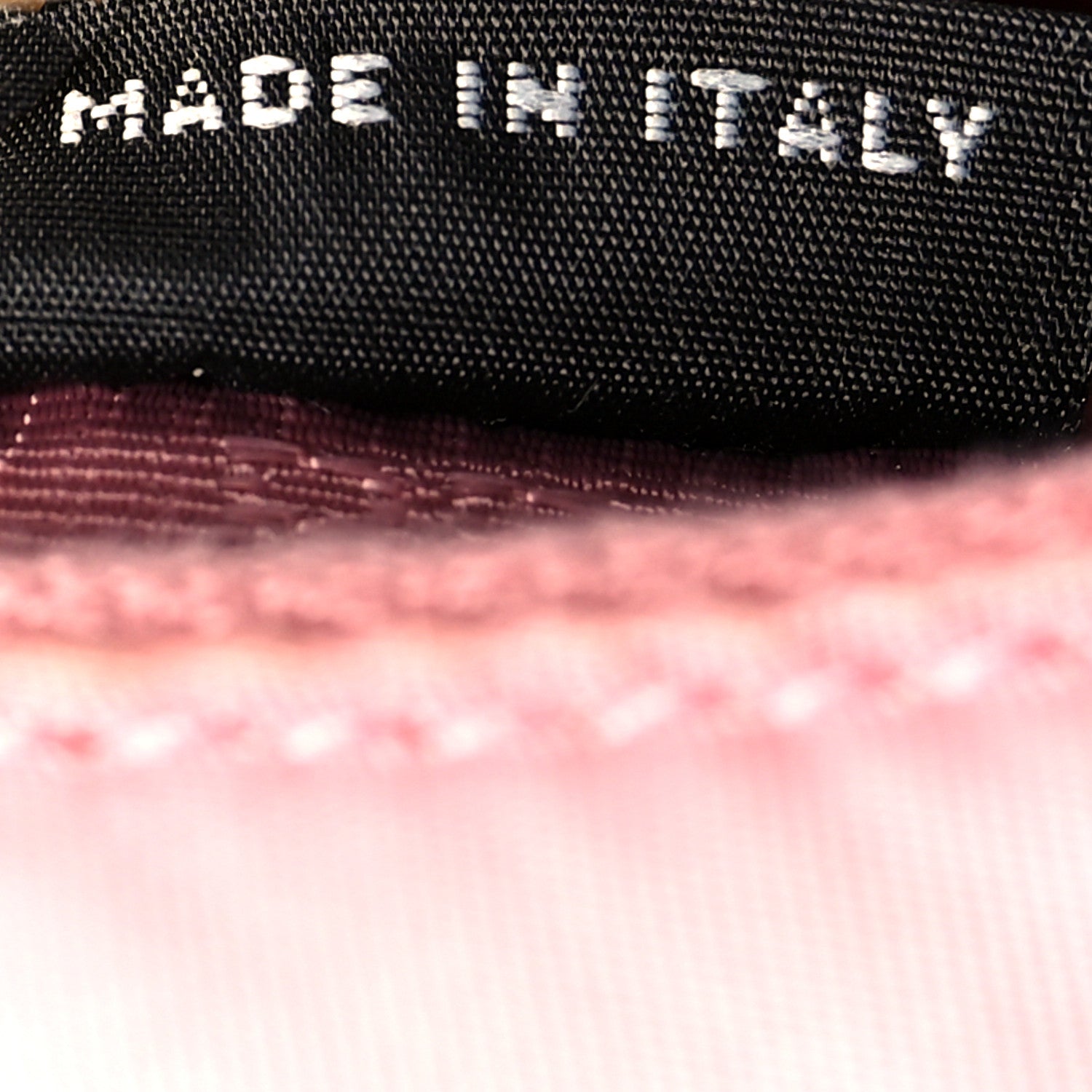 Prada Nylon Re-Edition 2005 Shoulder Bag Rosa 8 of 15