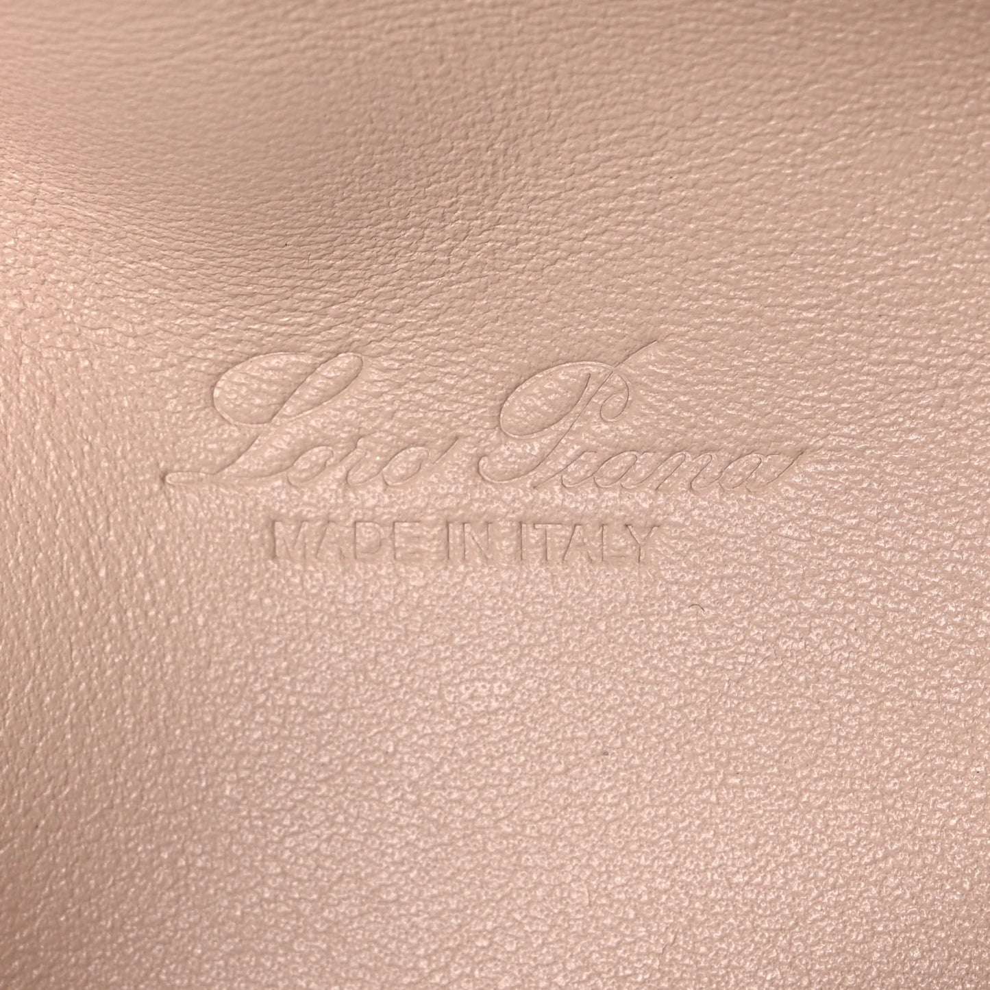 Grained Calfskin Extra Pocket L19 Creamed Honey
