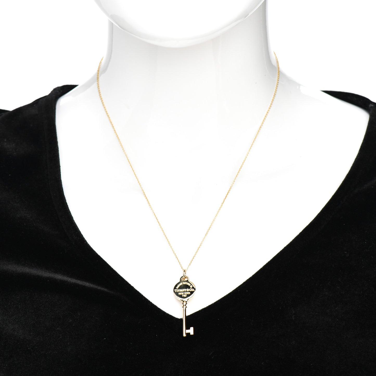 18K Yellow Gold Return To Tiffany Round Key Pendant Necklace
