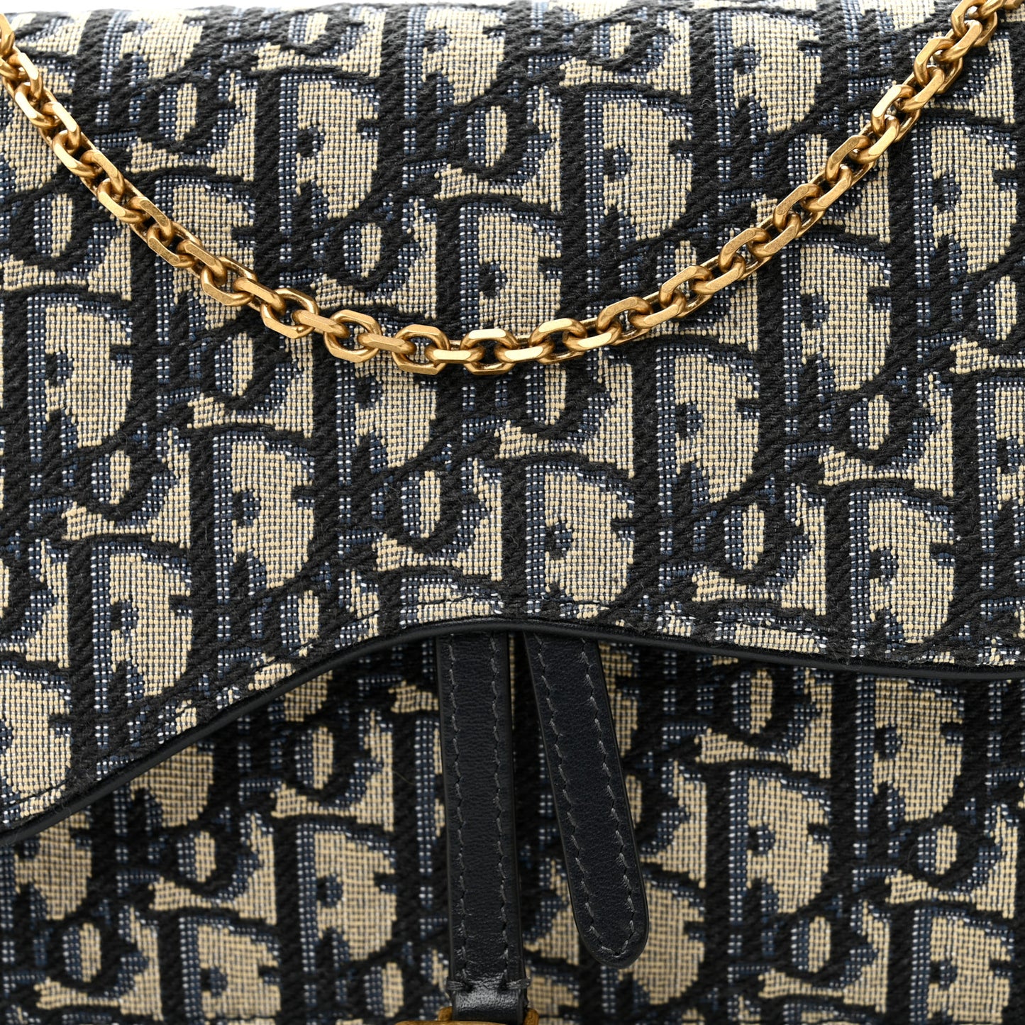 Oblique Saddle Chain Pouch Blue