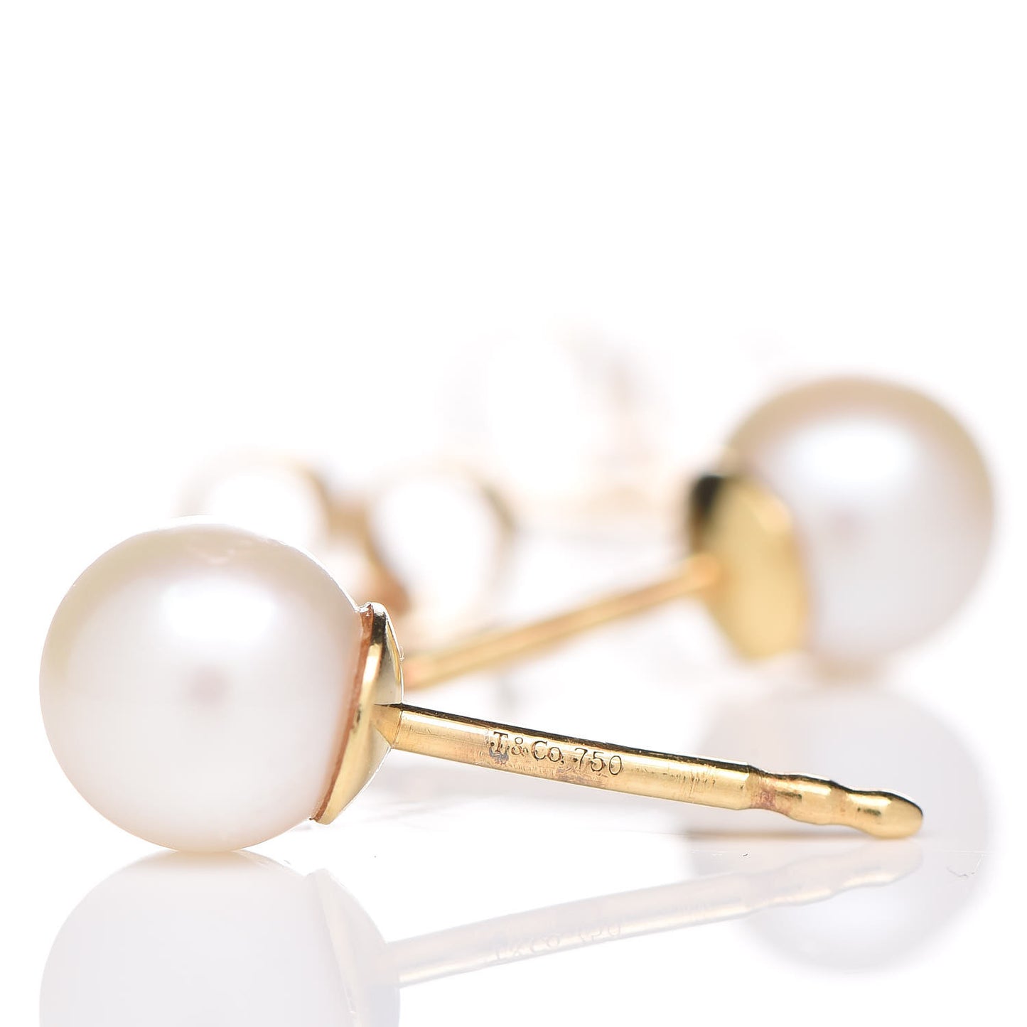 18K Yellow Gold Akoya Pearl 6mm Earrings