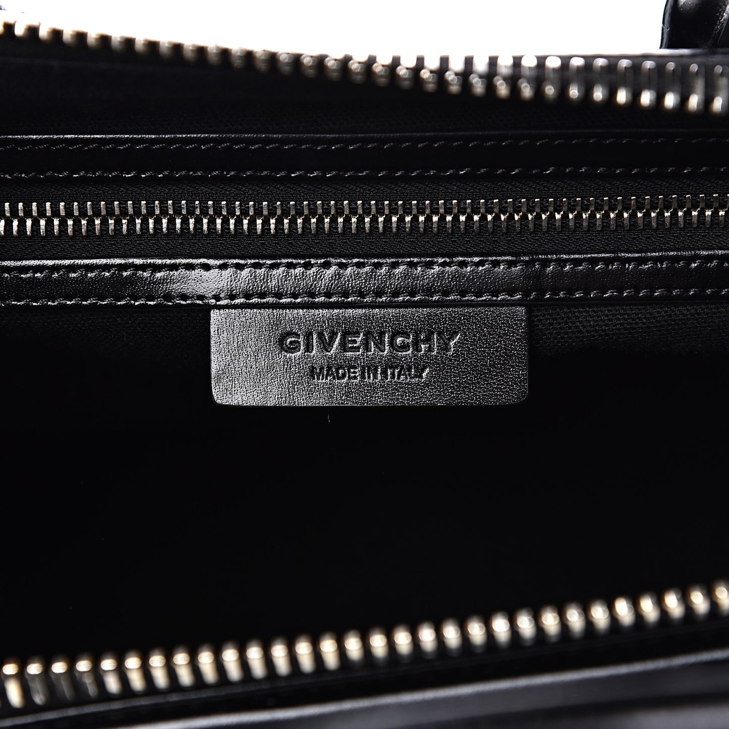 Shiny Lord Calfskin Medium Antigona Black