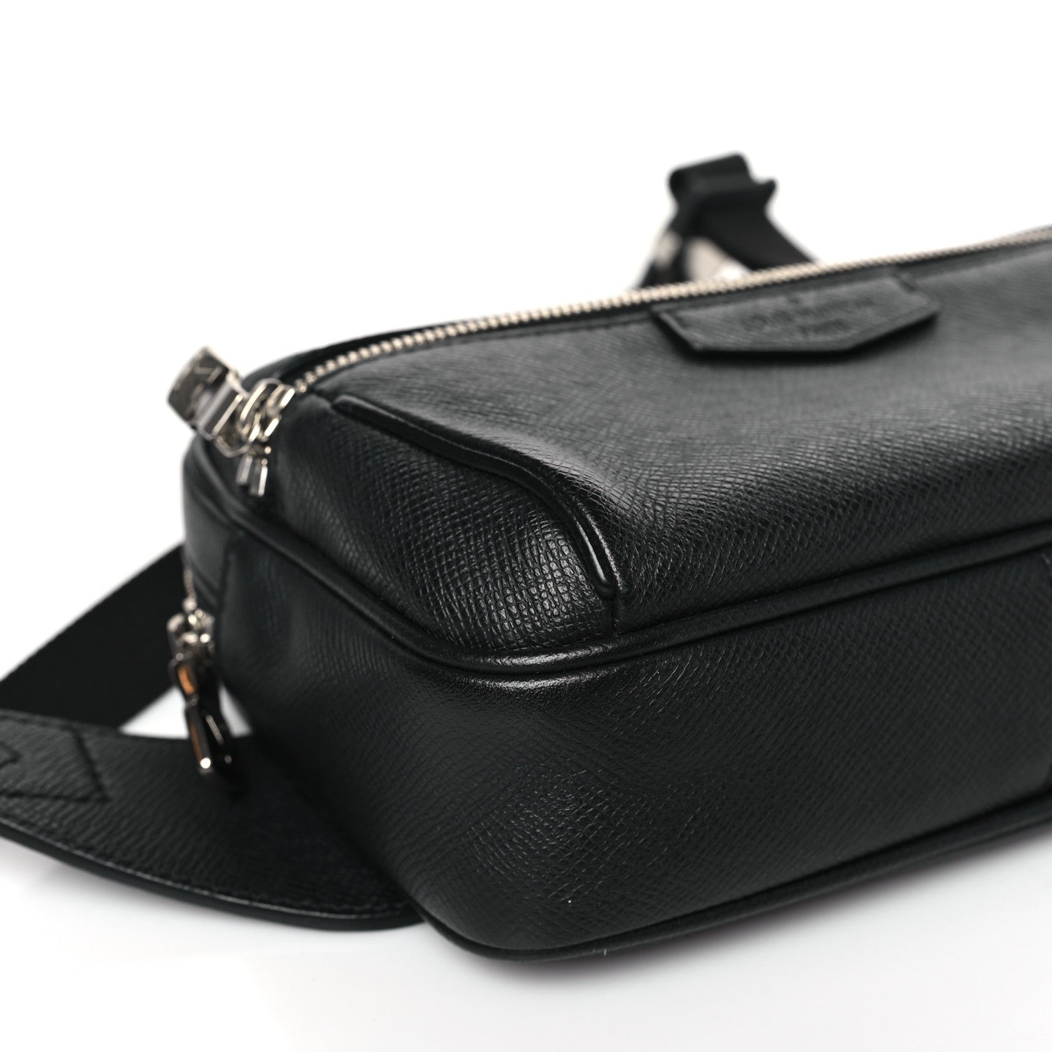Louis Vuitton Taiga Outdoor Messenger PM Black 7 of 8