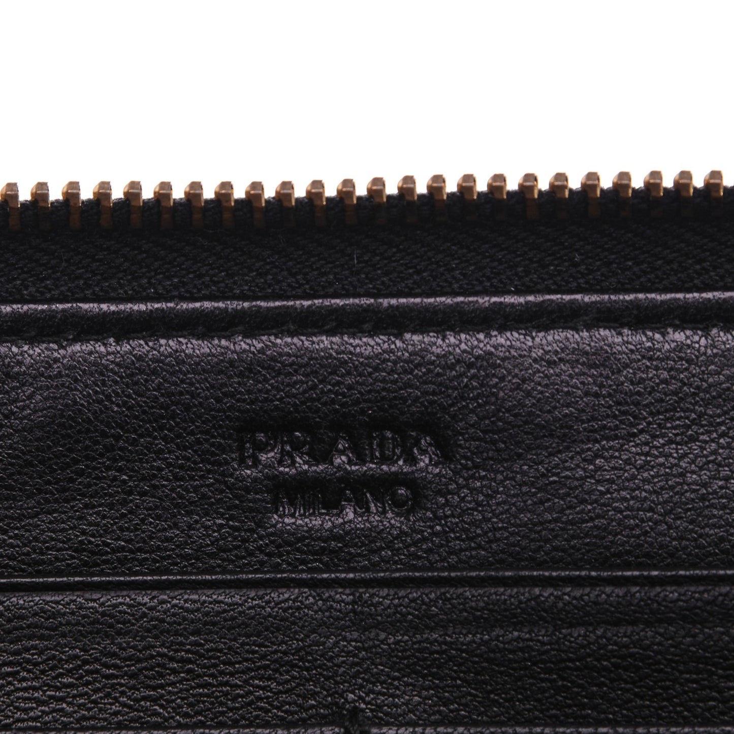 Nappa Gaufre Zip Around Wallet Nero Black