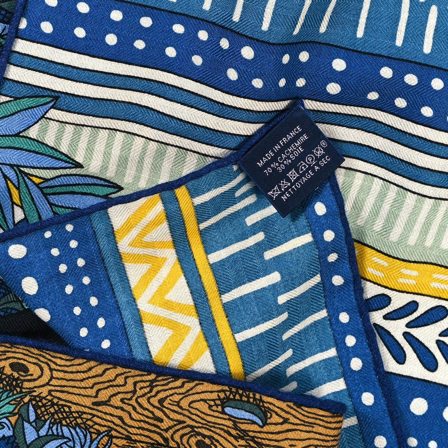 Cashmere Silk Acte III Scene I La Clairiere Shawl 140 Bleu Nuit Jaune