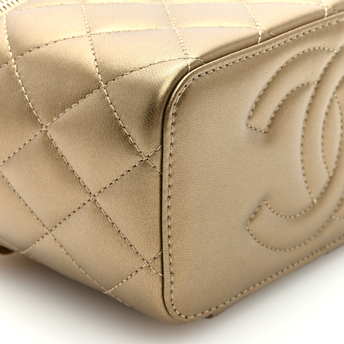 Metallic Lambskin Quilted Small CC Dynasty Vanity Case With Chain Gold