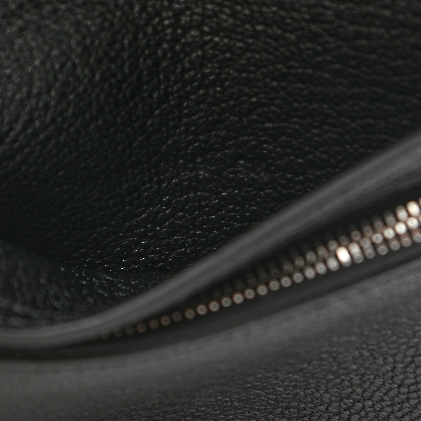 Chevre Mysore Bearn Compact Wallet Black