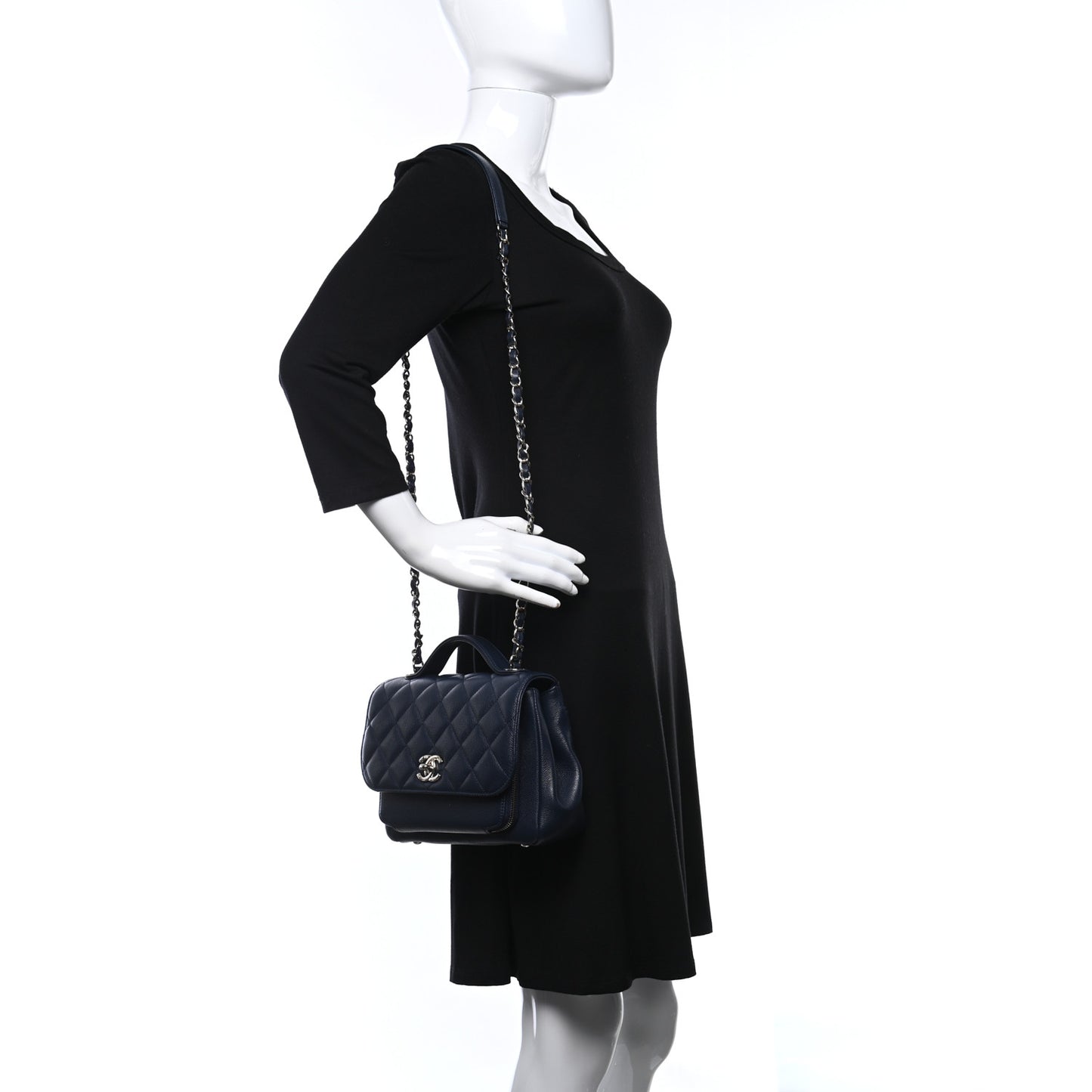 Caviar Quilted Medium Business Affinity Flap Navy
