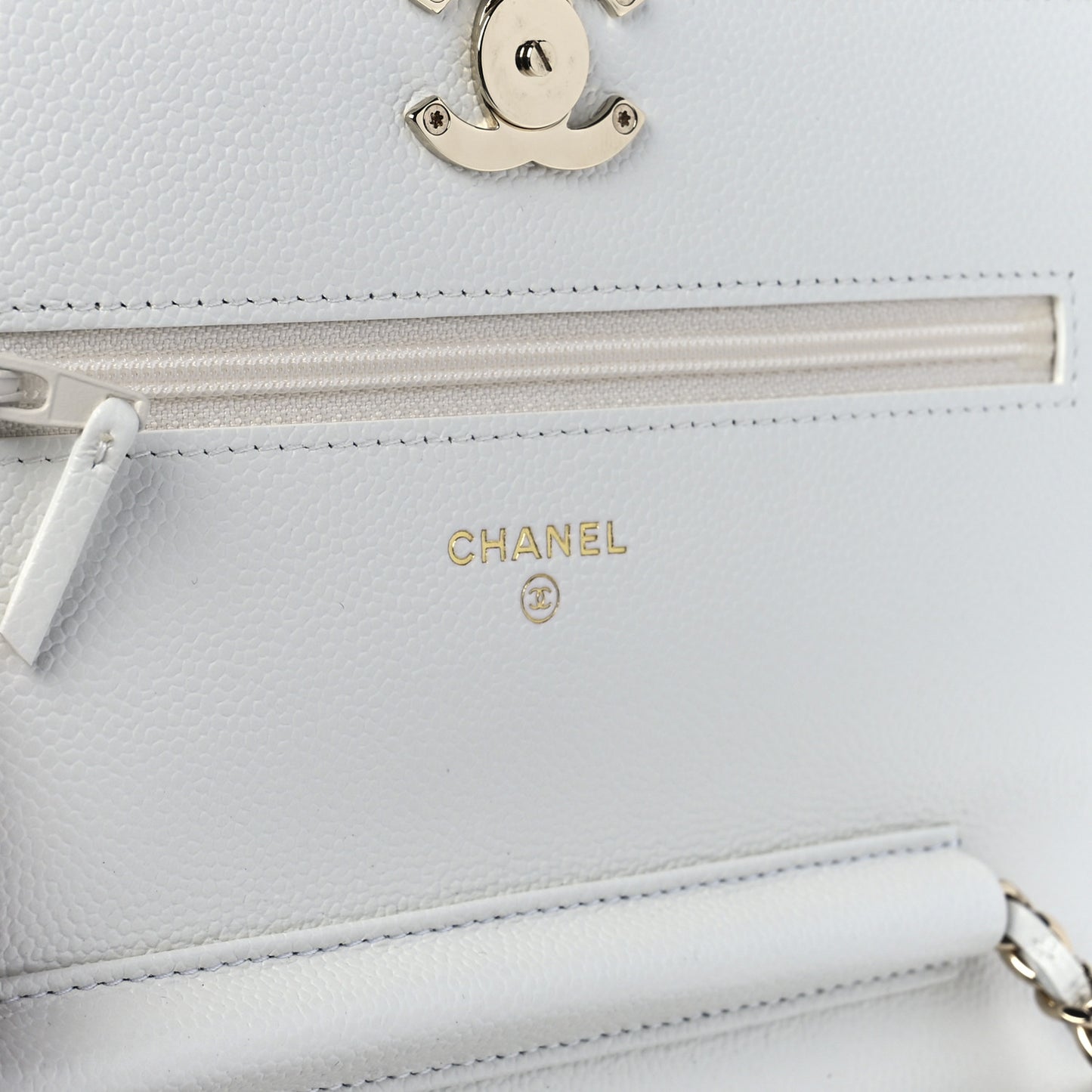 Caviar Quilted Enamel Wallet On Chain WOC White
