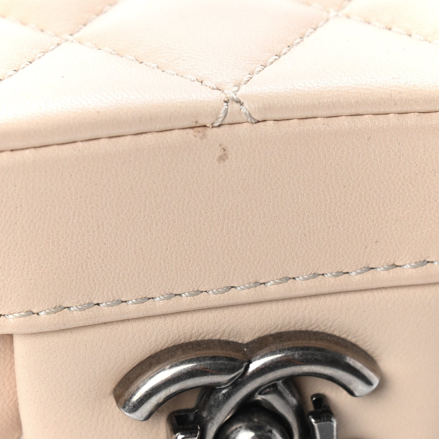 Lambskin Quilted Coco Boy Vanity Case Beige Clair