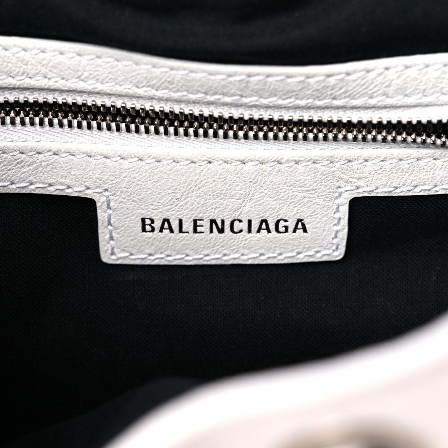 Agneau Arena Le Cagole Bucket Bag XS Optic White