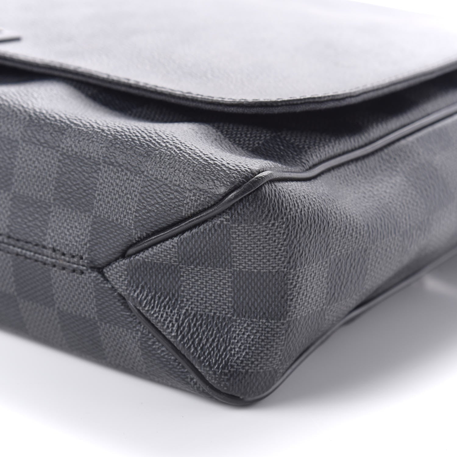 Louis Vuitton Damier Graphite District MM 13 of 14
